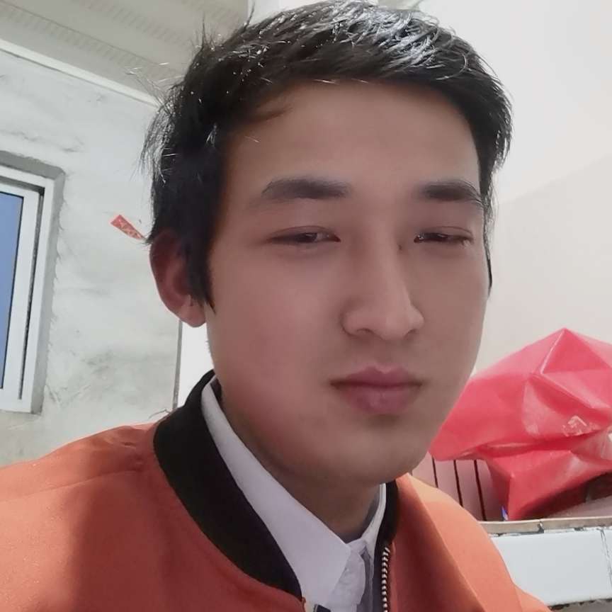 水池浅吻干净的照片