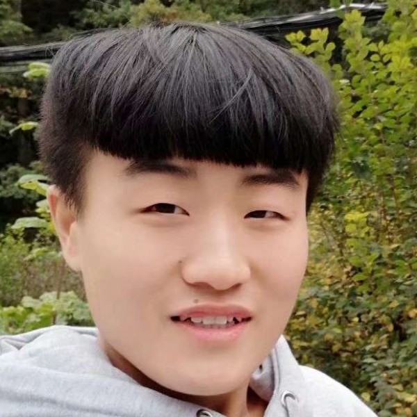 崖悔浅吻甜美的照片