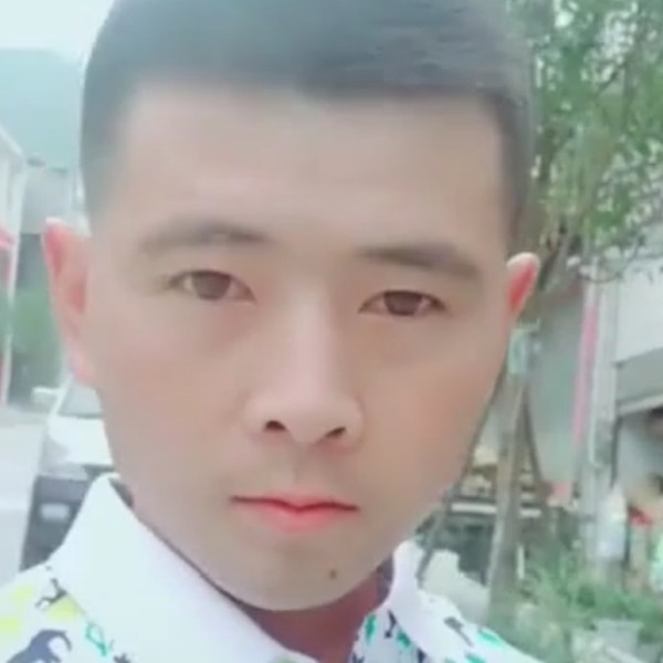 江伦的照片