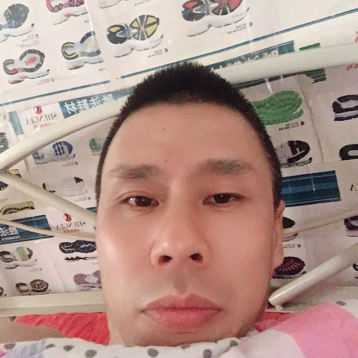 淡定浅吻暖阳的照片