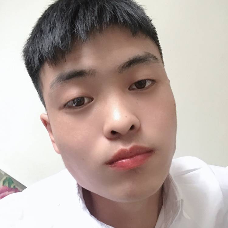 等待愿月亮的照片