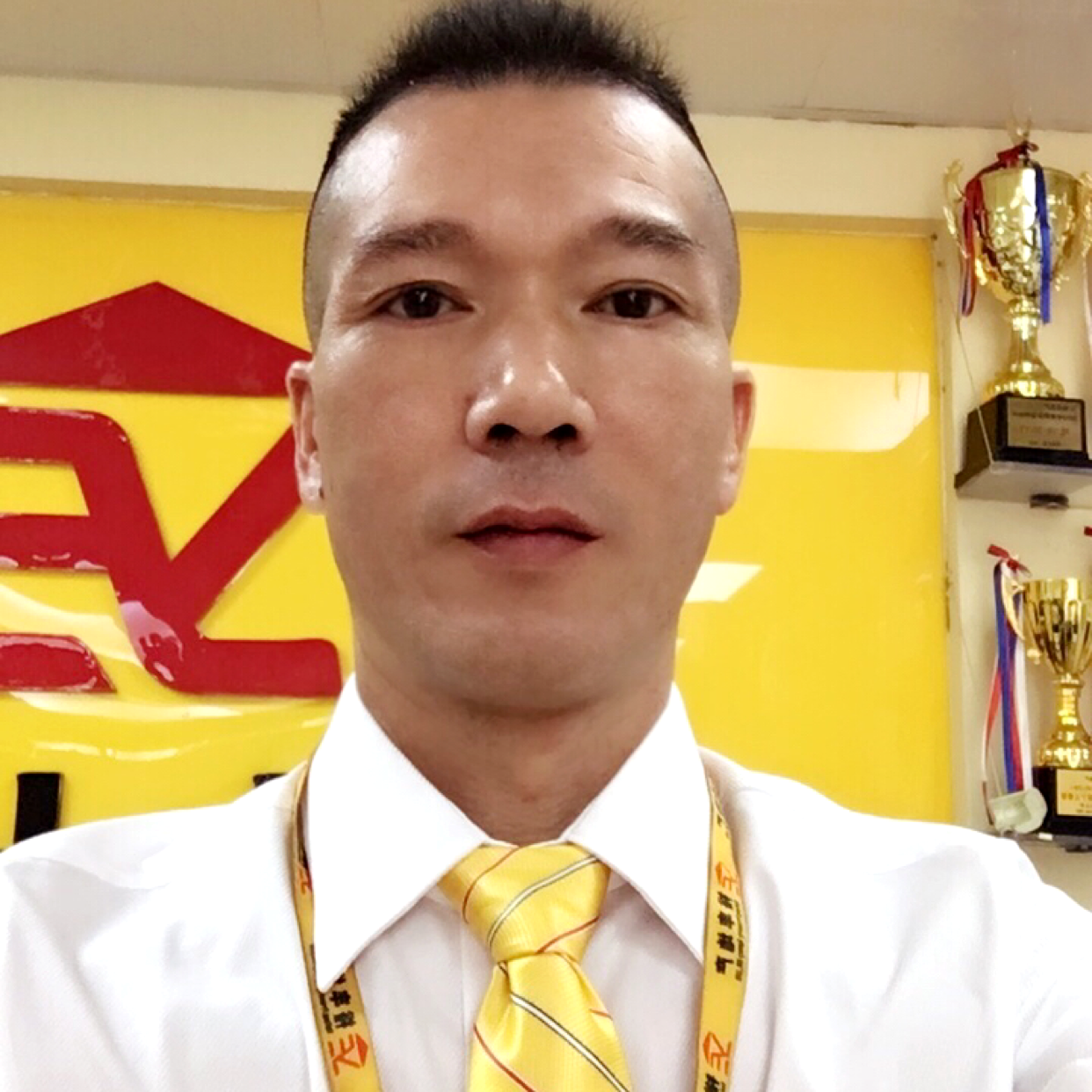 眼睛生动的照片