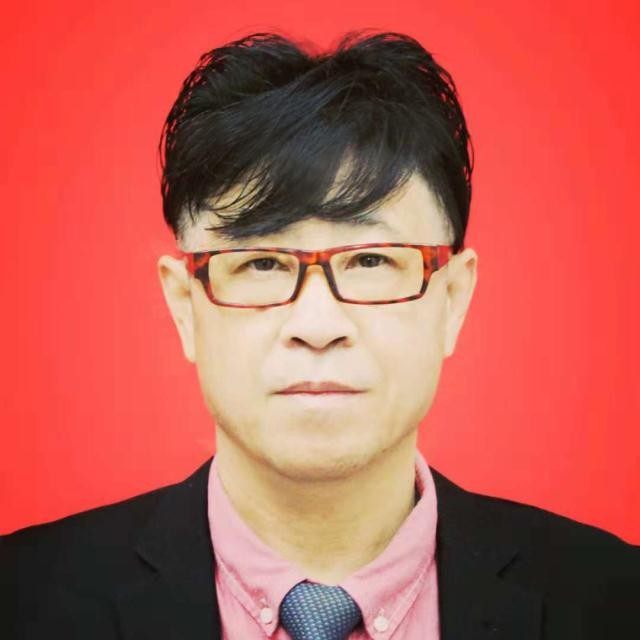 陶醉苦恋玫瑰的照片