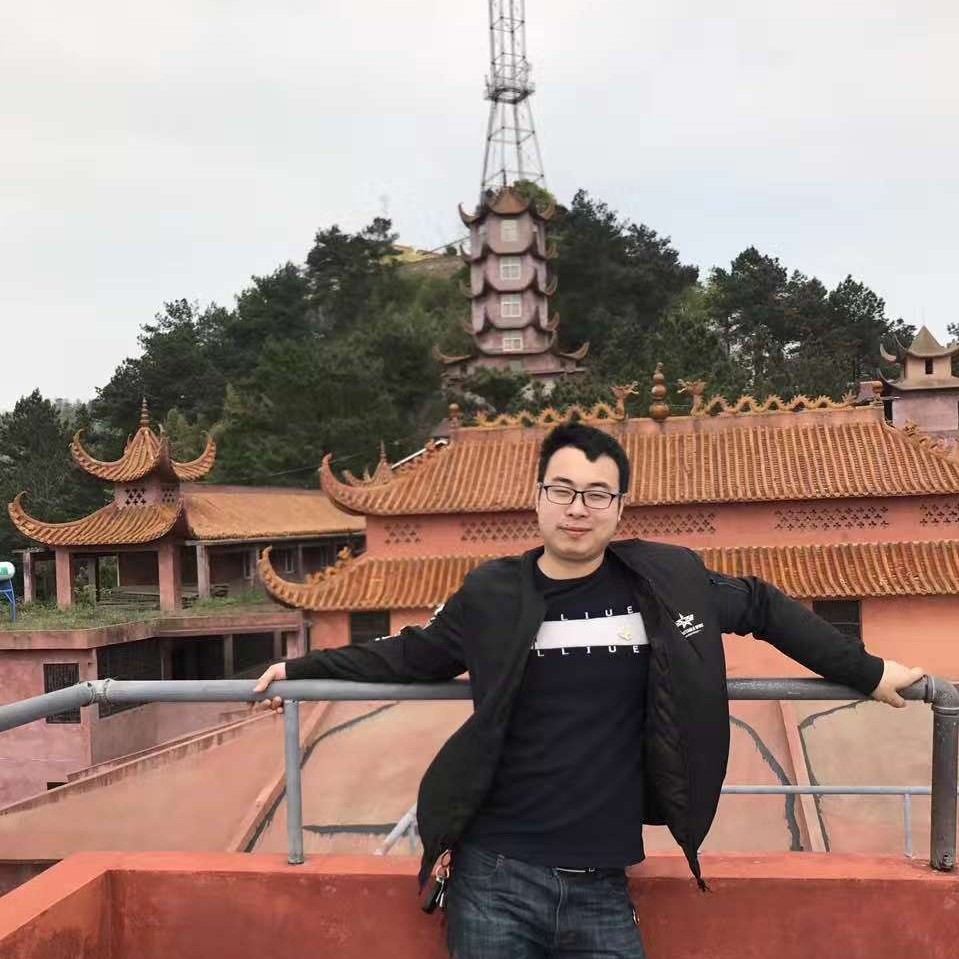 欢呼爱恋红尘的照片