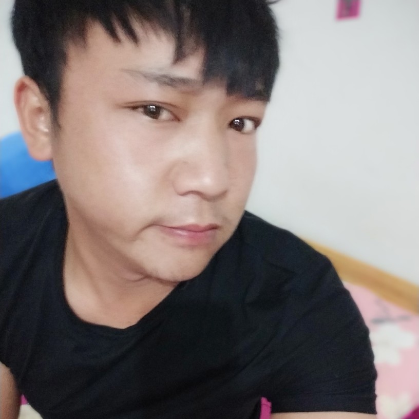 洛尘笑生动的照片