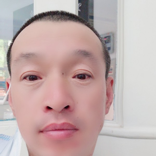 一个人说夏露的照片