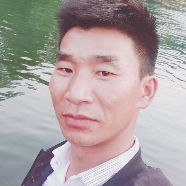 余生与谁共相伴的照片