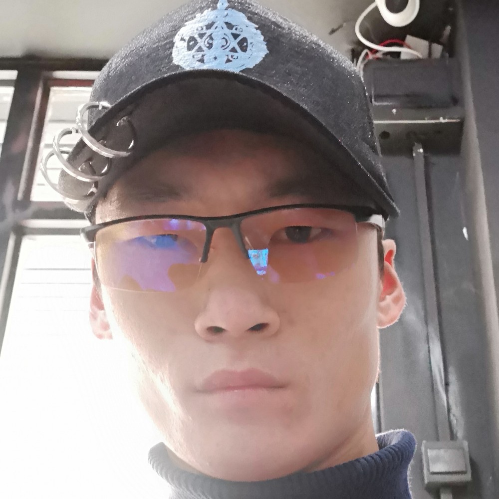 过客深拥无情的照片