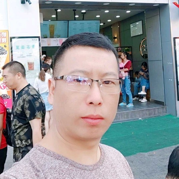 低～调@你的照片