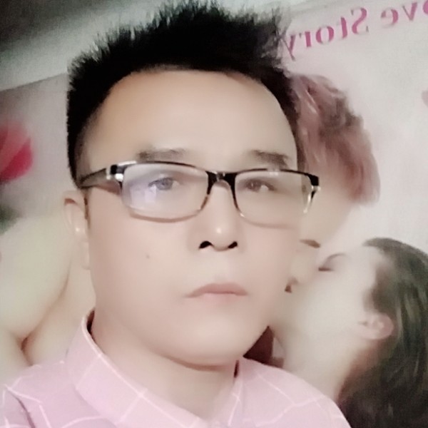 直率蹁跹霓裳的照片