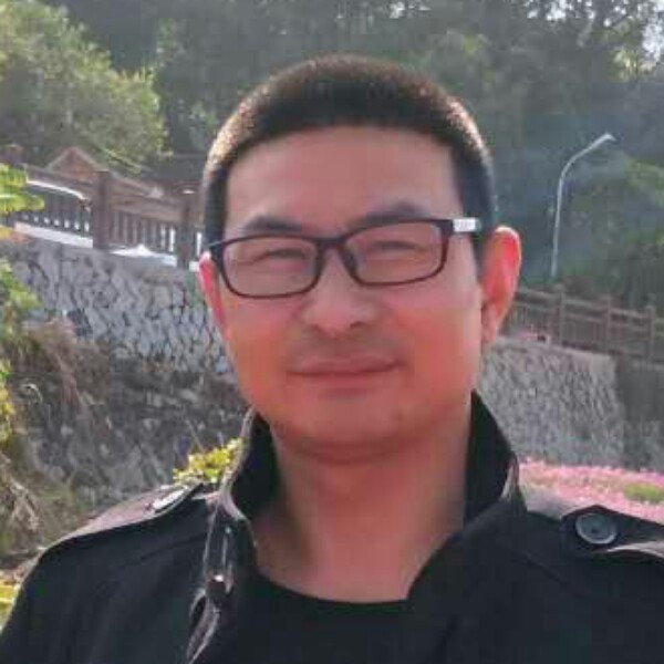 豹子哥的照片