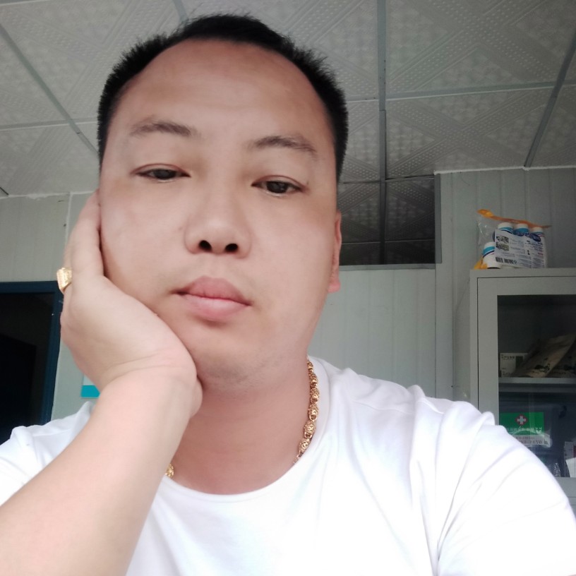 a纠哥工程师3岁的照片