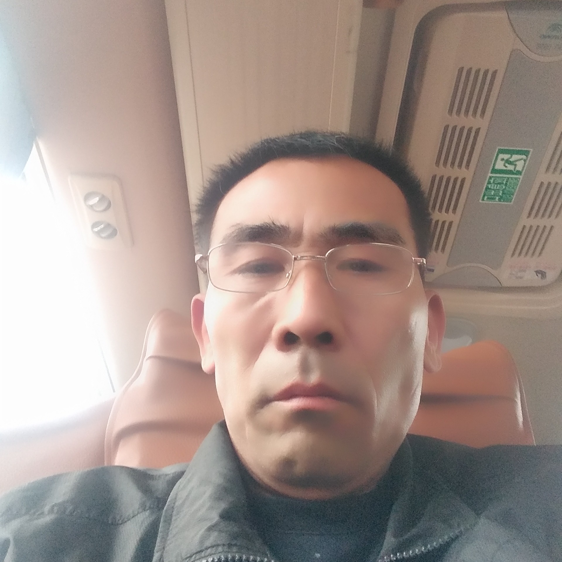 镜子就想人陪的照片