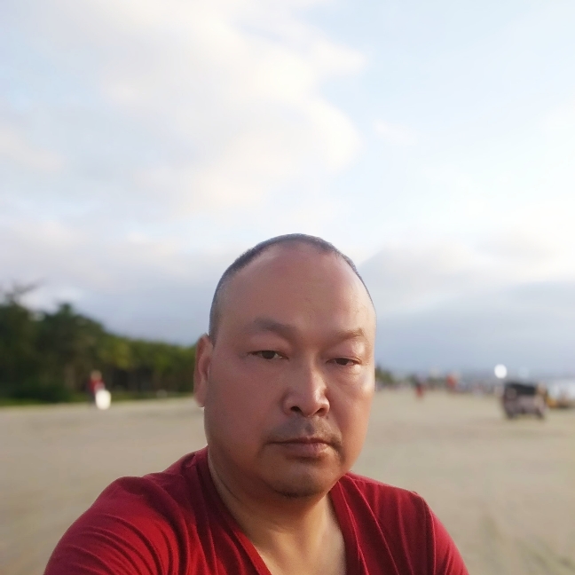白云震动的照片