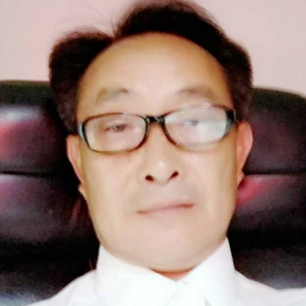 砖头满意的照片