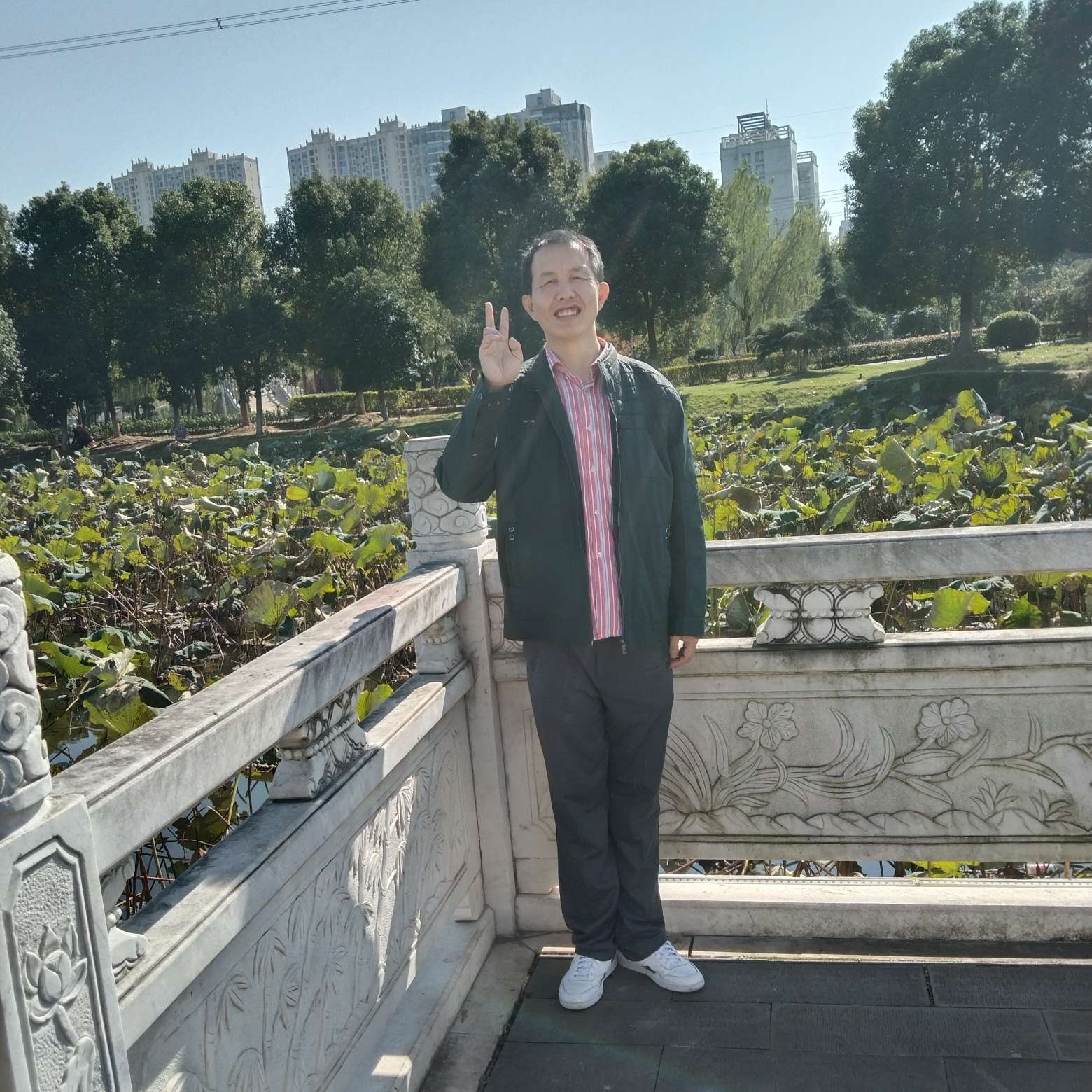 飘逸相许香烟的照片