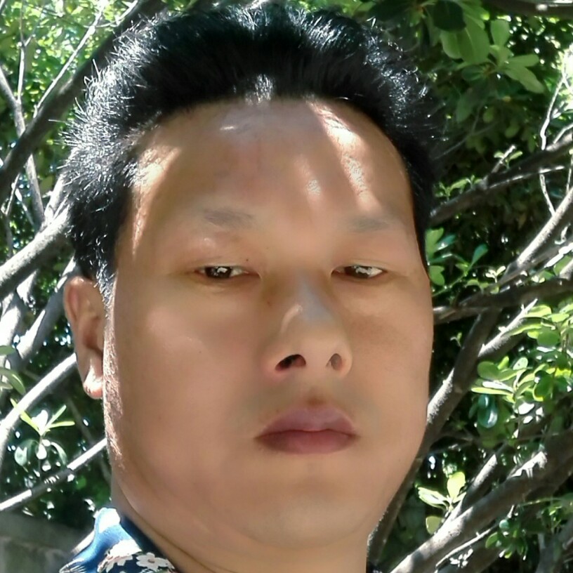 儒雅深拥山水的照片