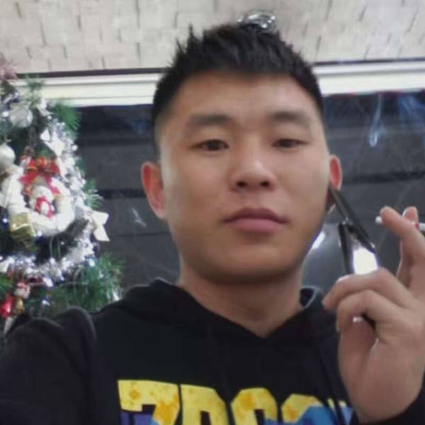 发嗲打皮带的照片