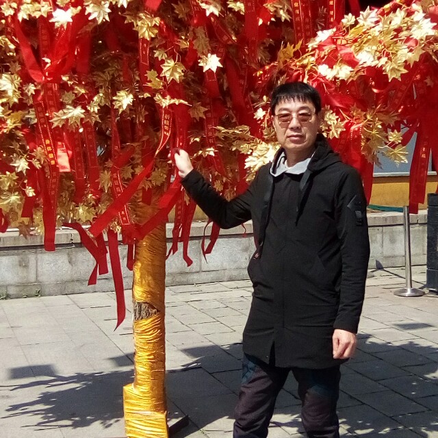 焦平的照片