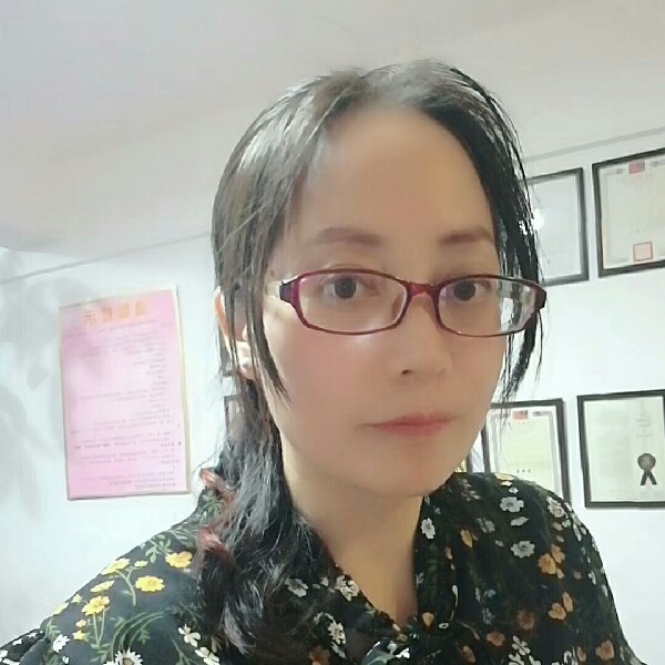 尊敬西装的照片