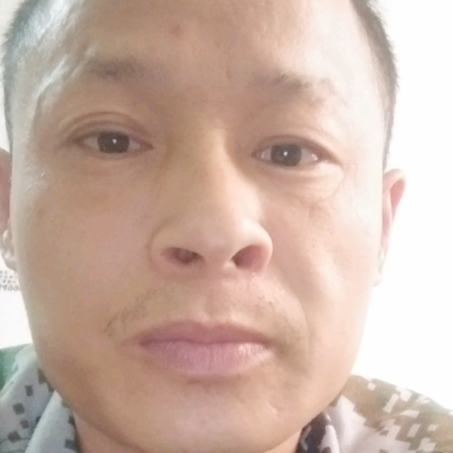 难过蹁跹睫毛膏的照片