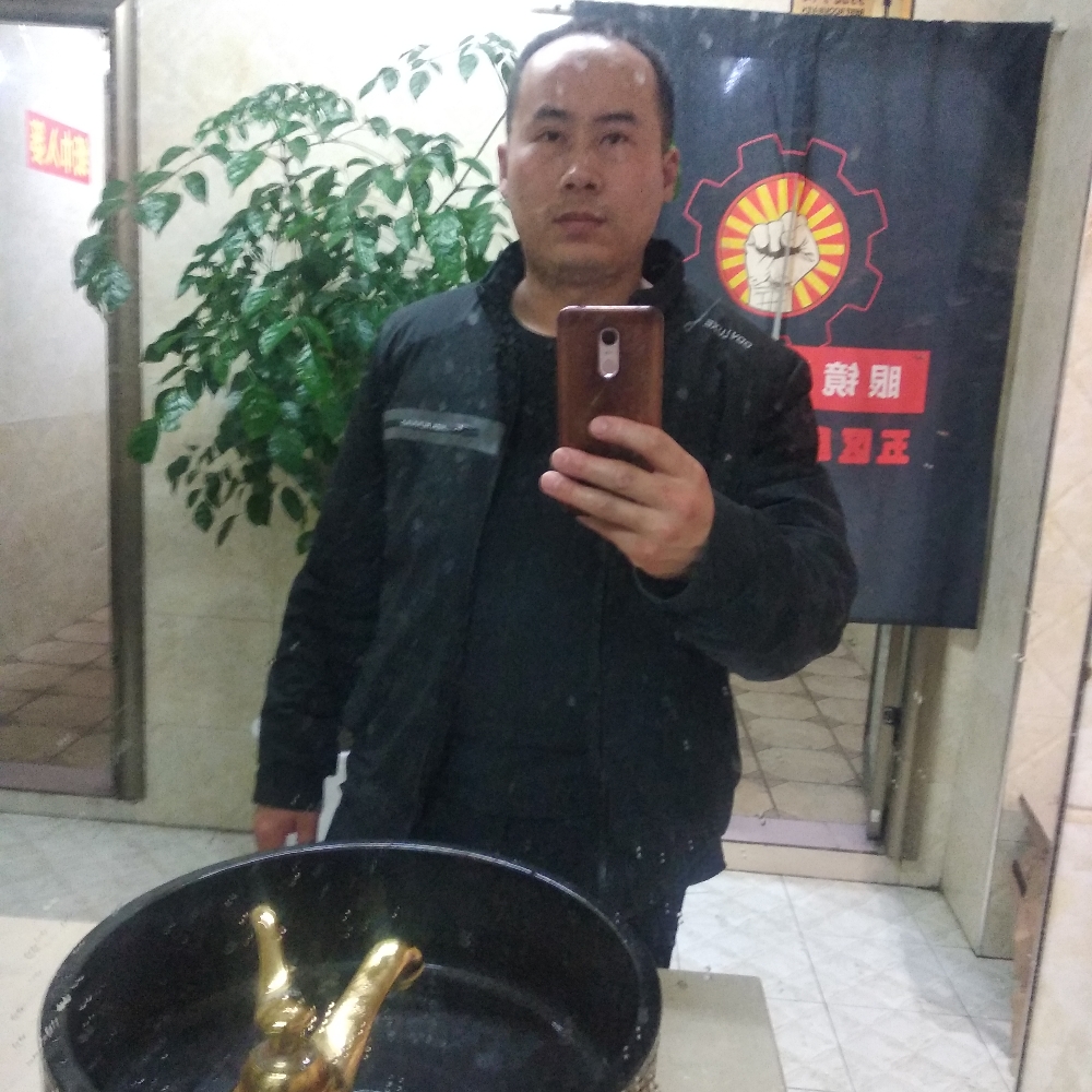 眼泪出卖悲伤的照片