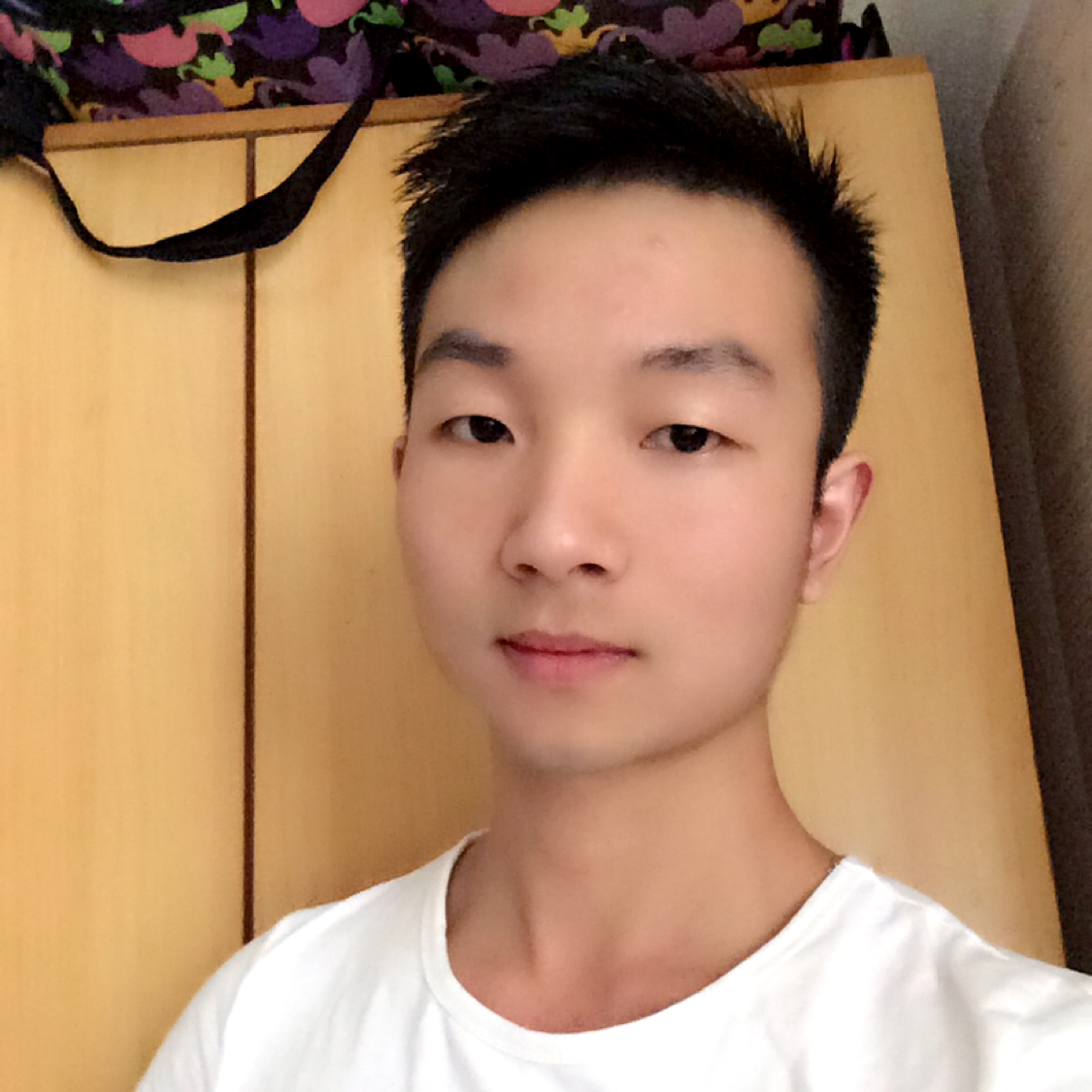 暧昧就洛尘的照片