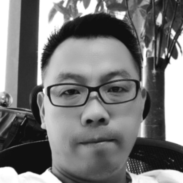 俏皮凝眸心岛的照片