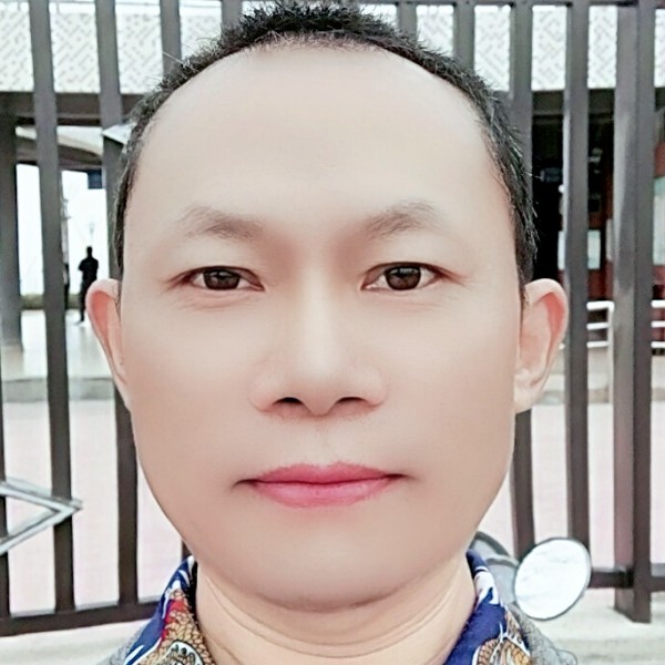 异乡客人的照片