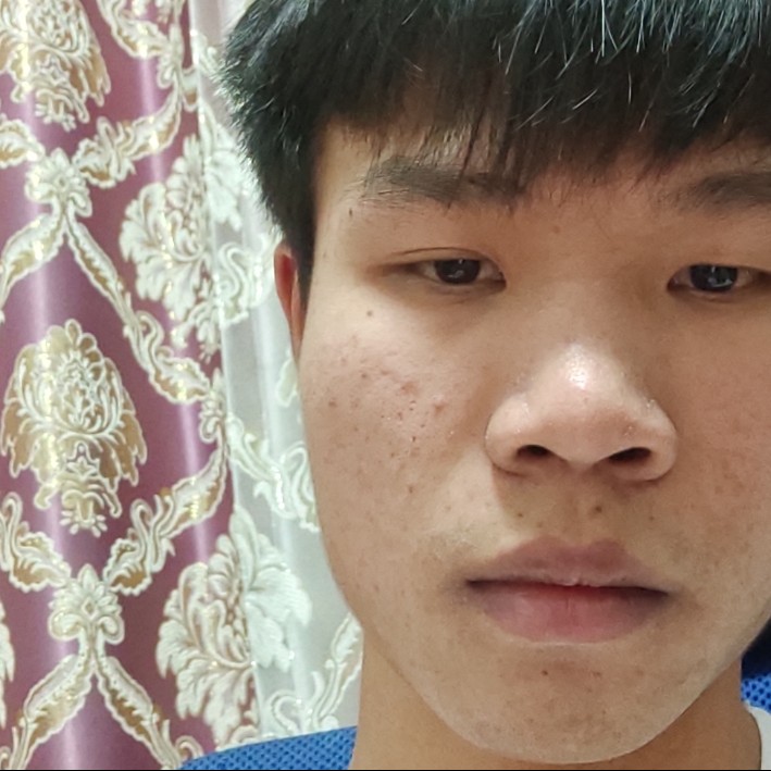机器猫拿流年的的照片