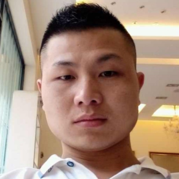 梁彪的照片