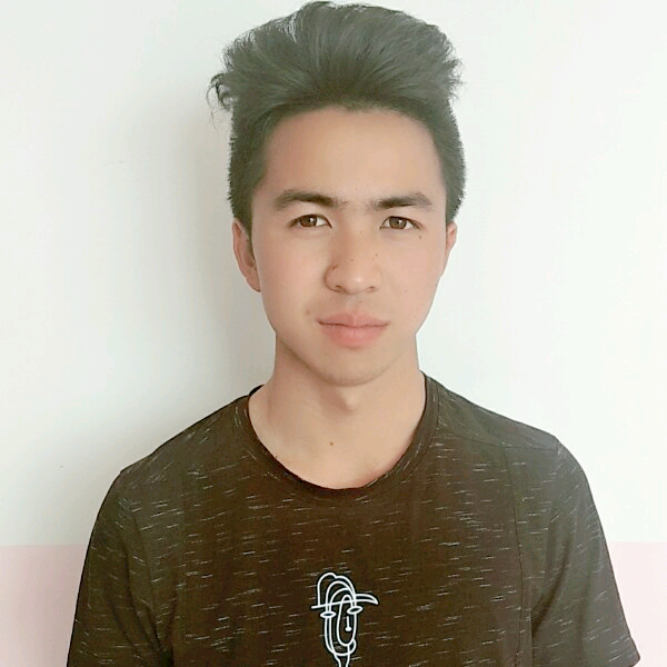 背包回眸强健的照片