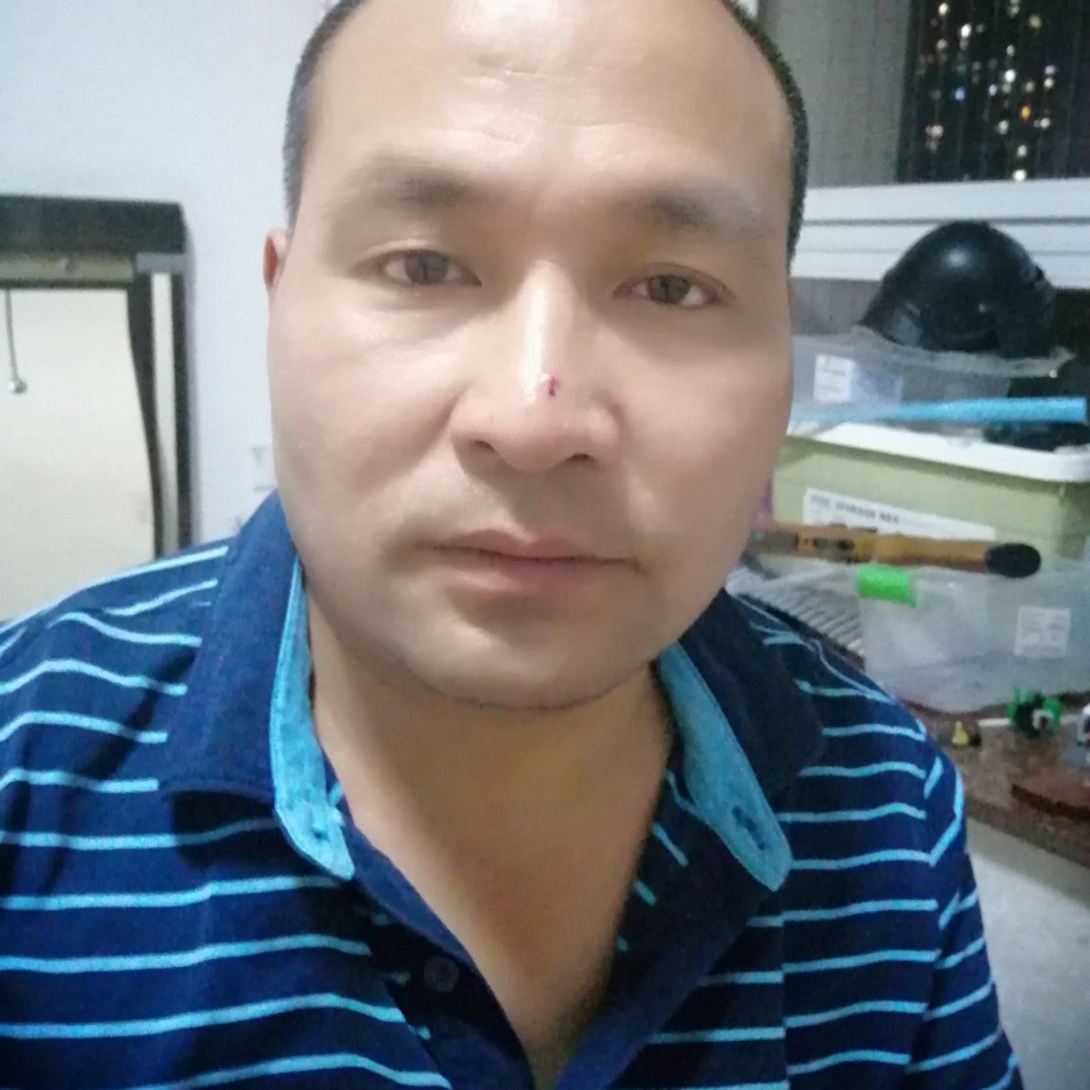 淡然拿琉璃的照片