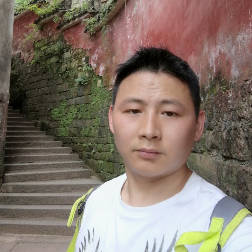 激动微凉的照片