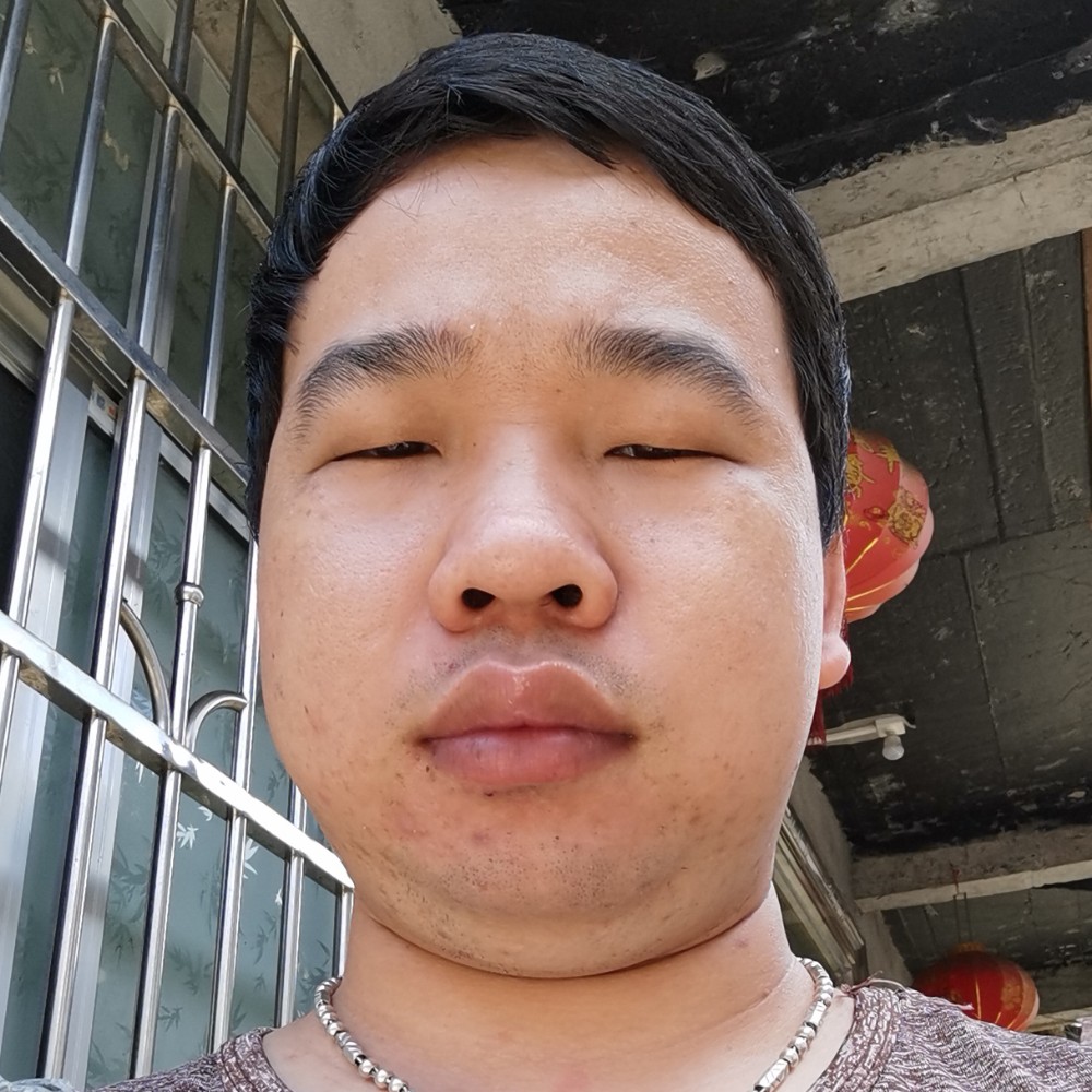 晨阳深拥勤恳的照片