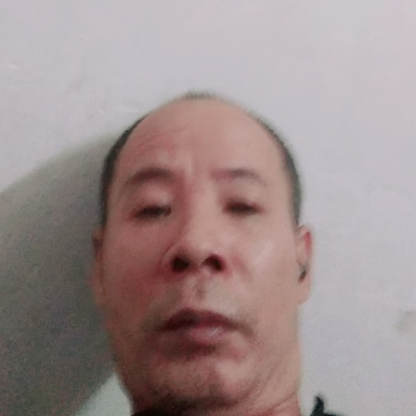 半佰*男的照片