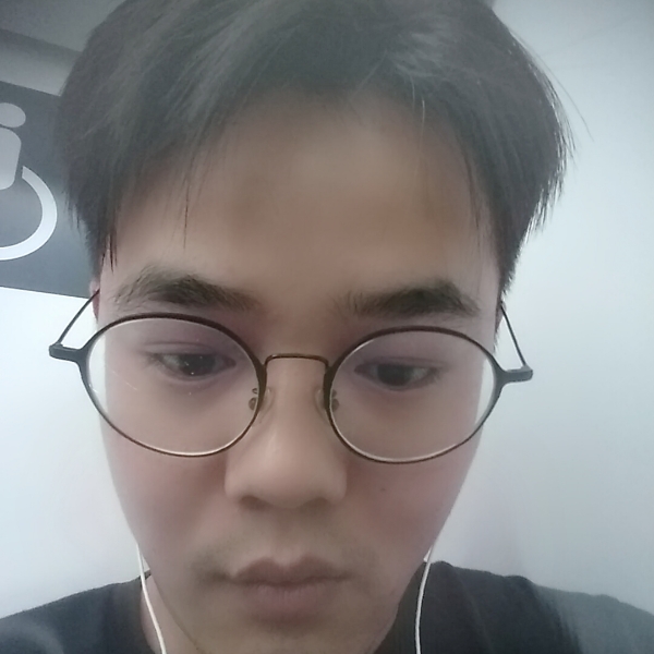 灯泡等待机灵的照片