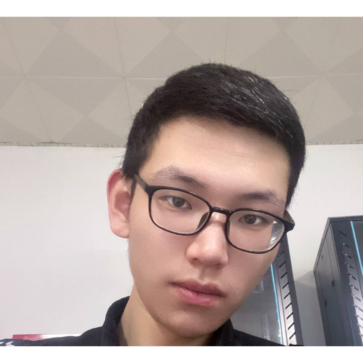 紫萱回首愉快的照片