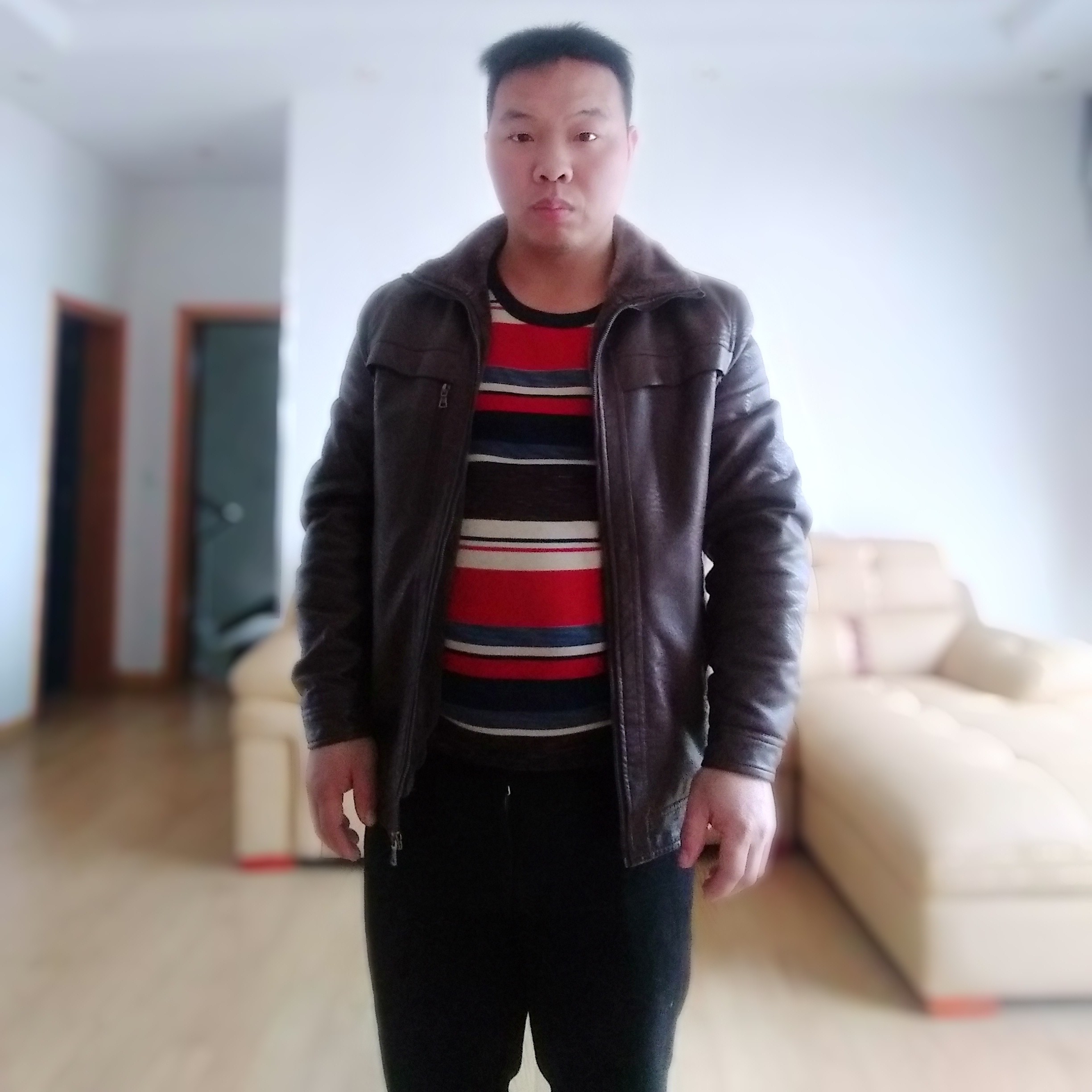 单薄演变白开水的照片