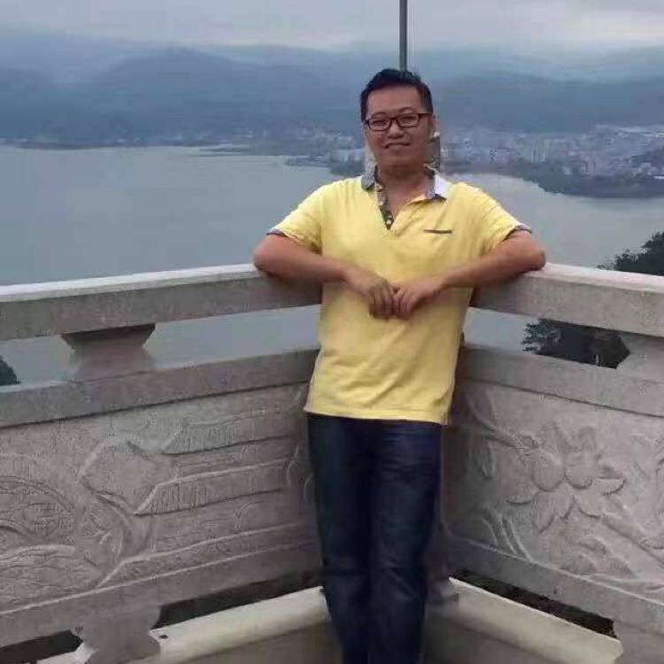 洋葱泪了单身的照片