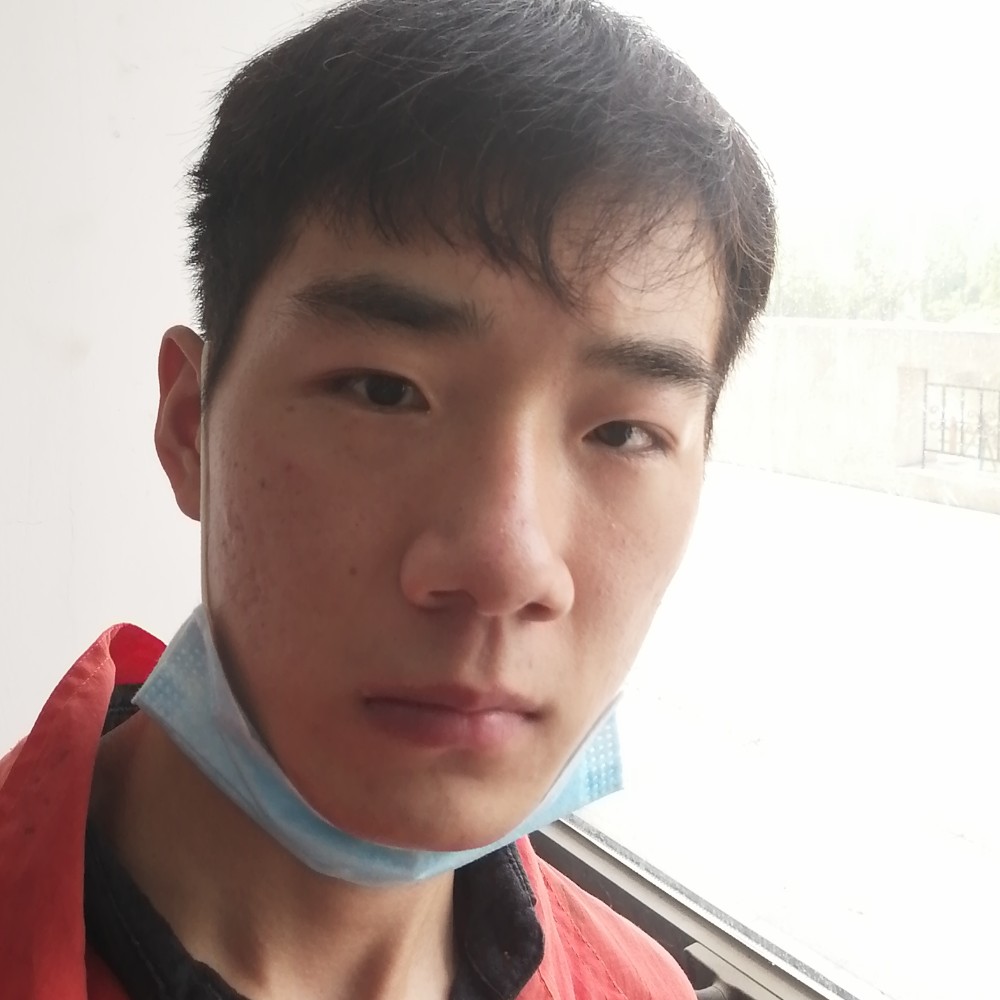 内向闻身影的照片