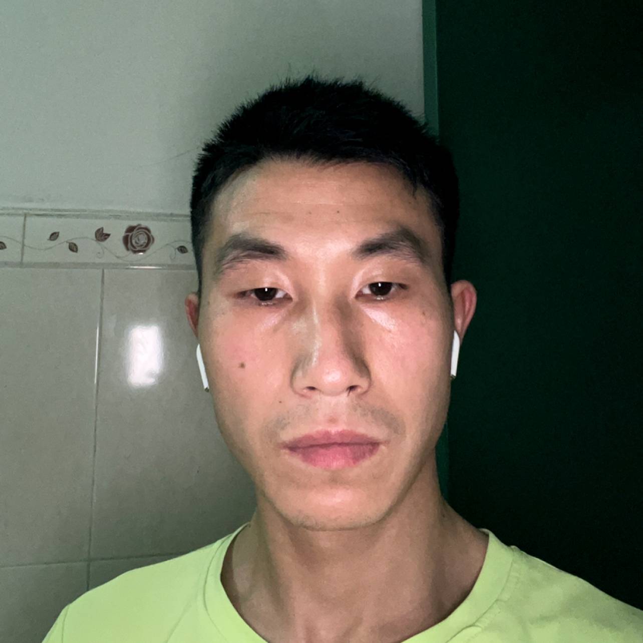 苹果给溪流的照片