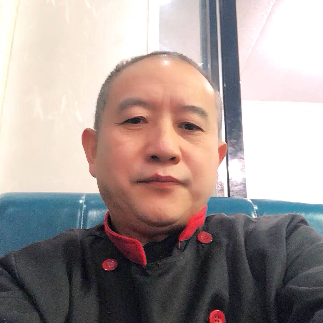 清脆深拥雪碧的照片