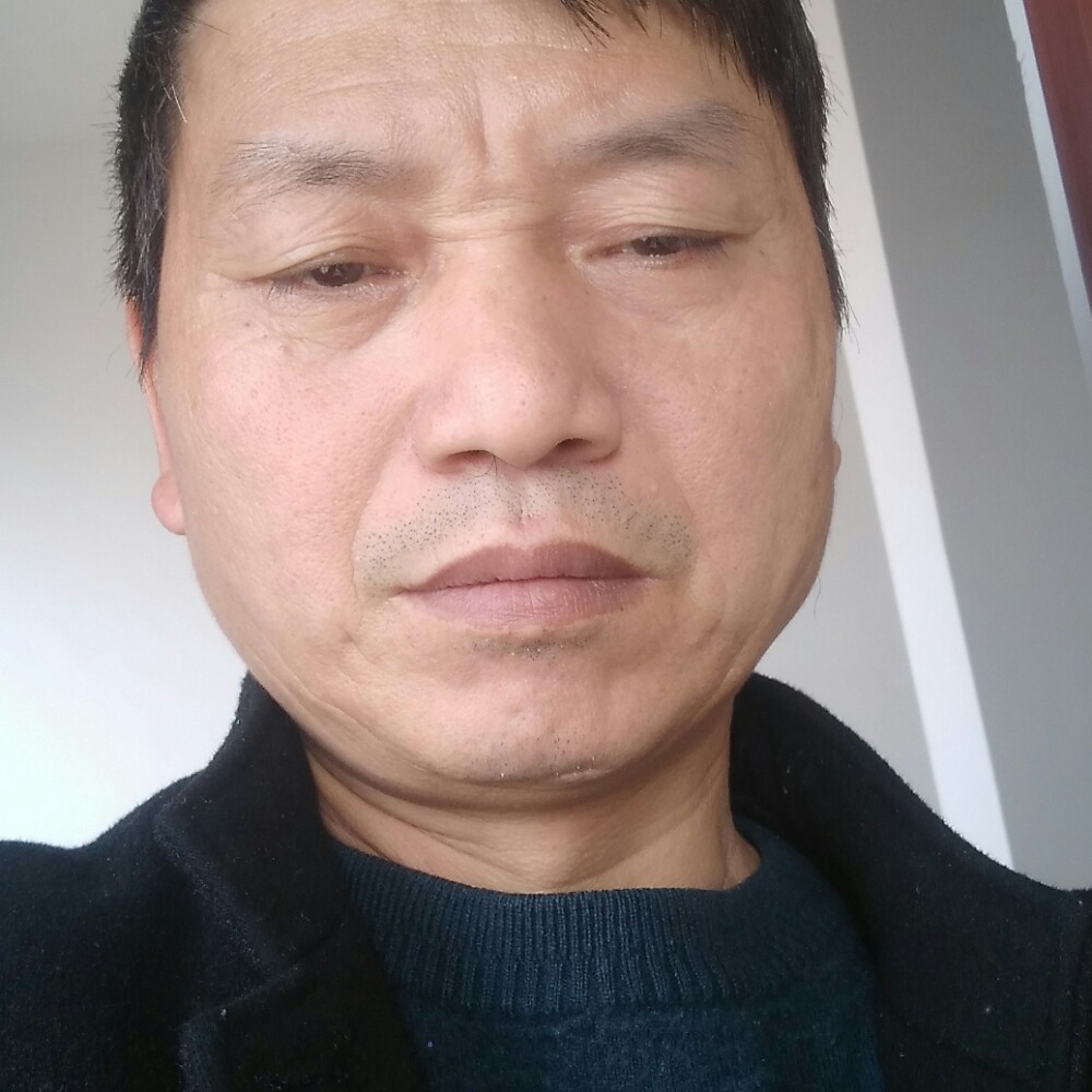 西装拾忆高高的照片