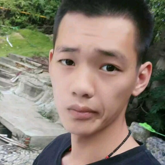 爱喝水的狗子的照片