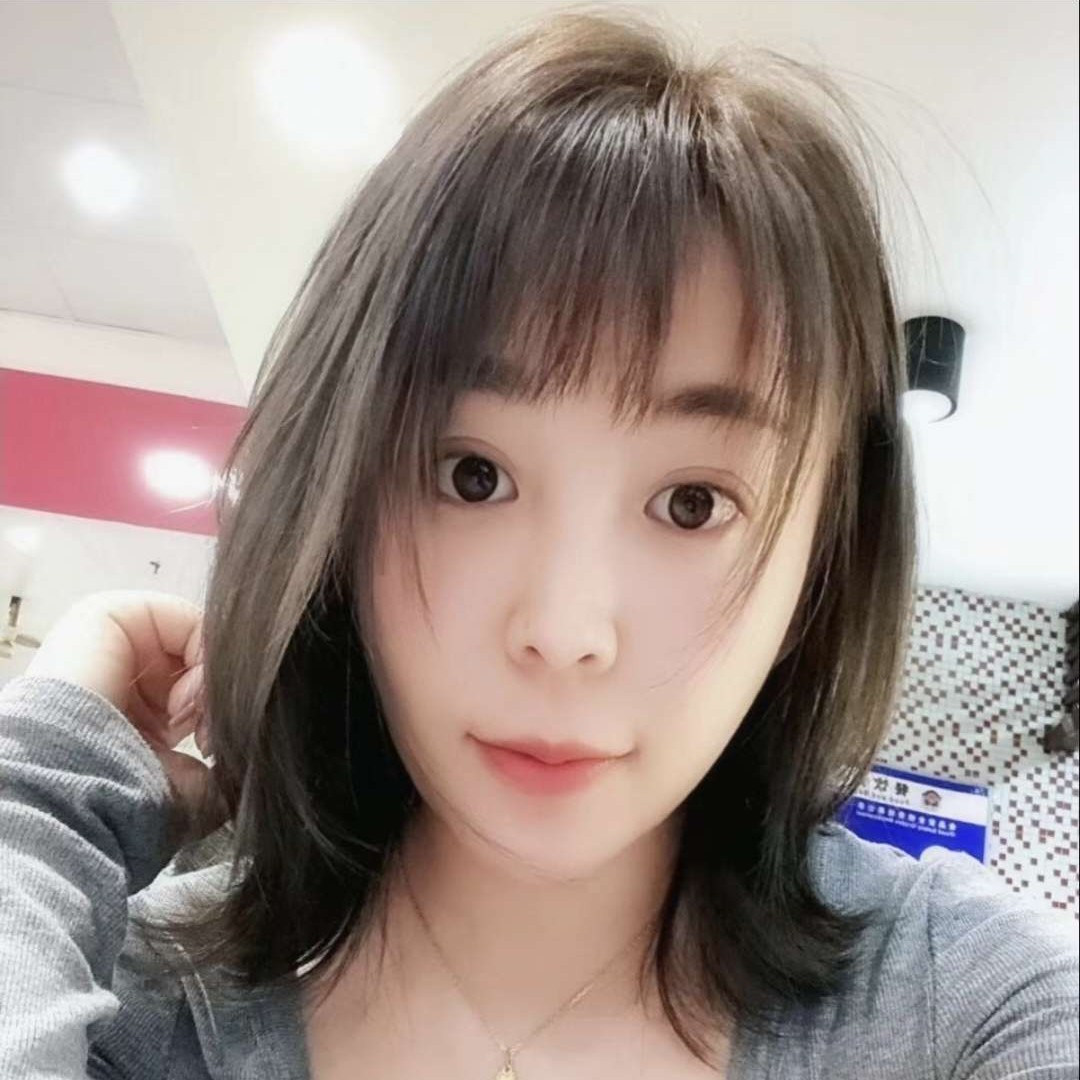 爱吃榴莲盈盈的照片