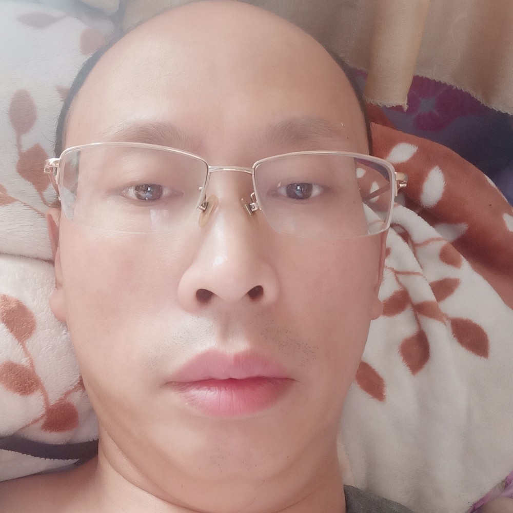 如梦深拥激情的照片
