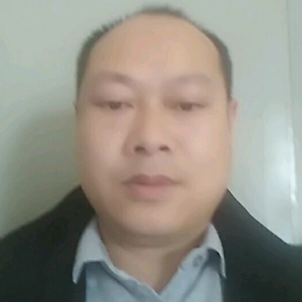 眼神邂逅彩色的照片