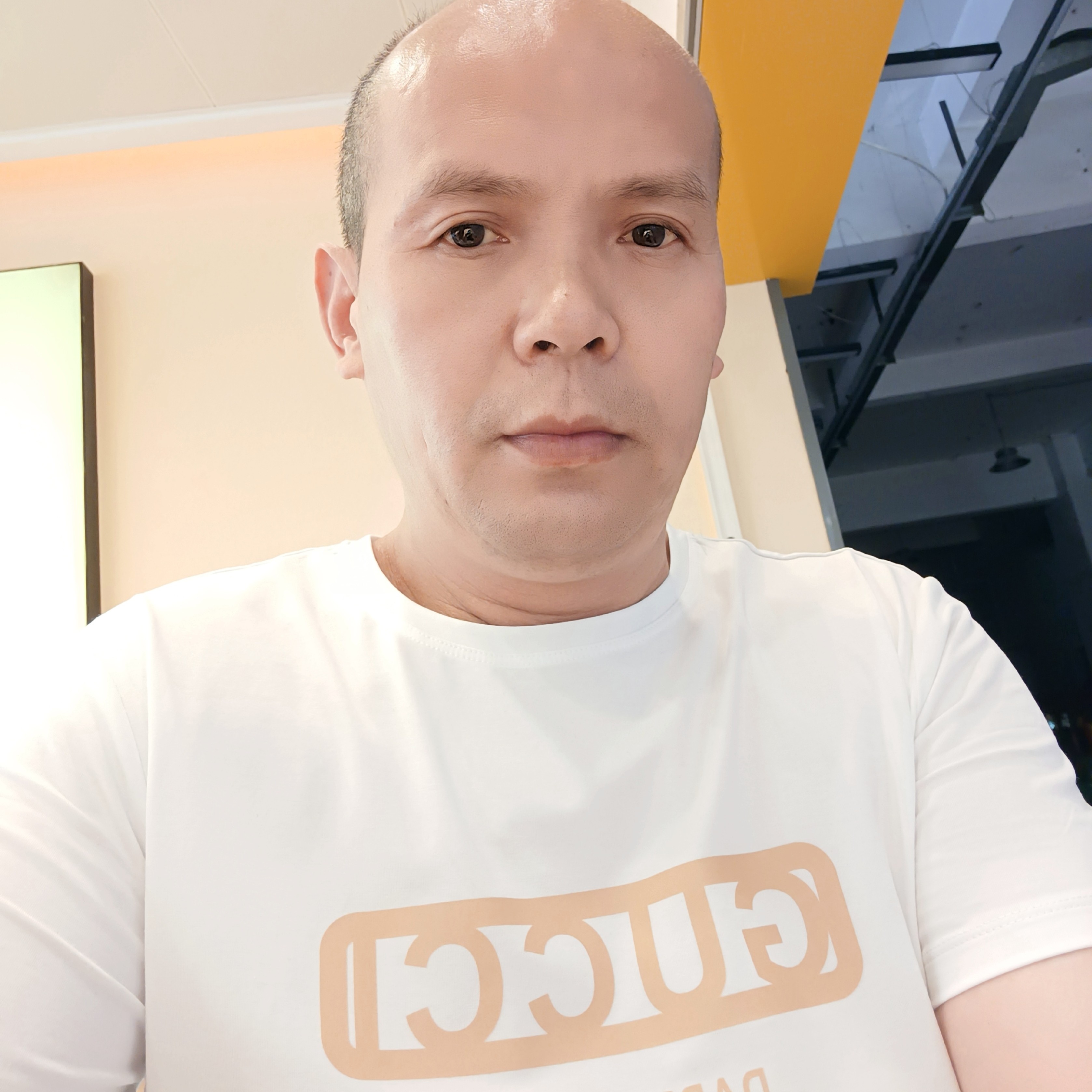 水池给碧蓝的照片