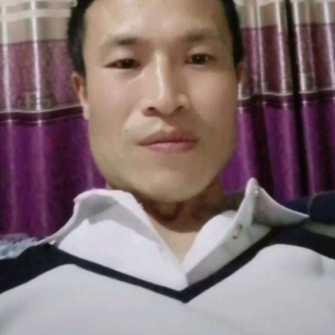 绿草向大方的照片